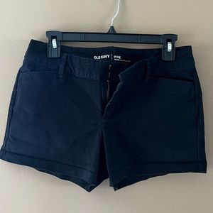 Old Navy Mid-Rise Pixie Shorts 3”